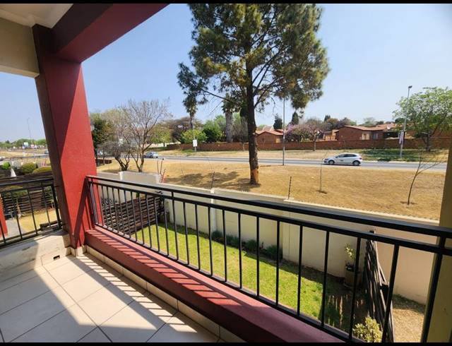 2 BEDROOM TOWNHOUSE FOR SALE IN NOORDWYK